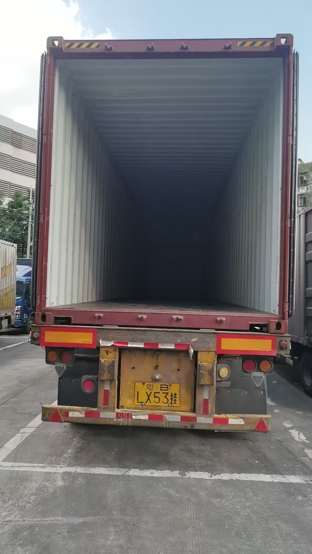 Sea freight loading 3