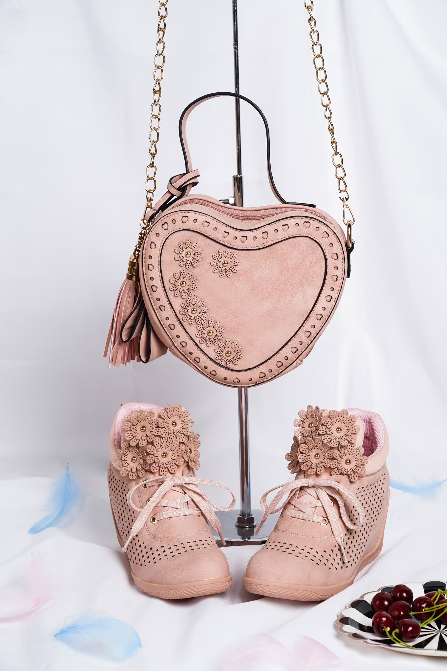 Ladies shoe 6