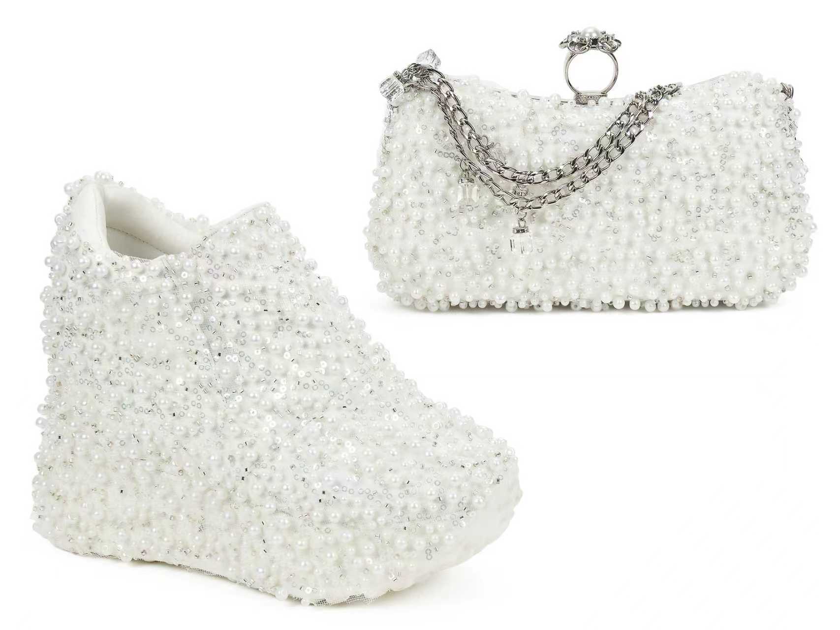 Ladies shoe 8